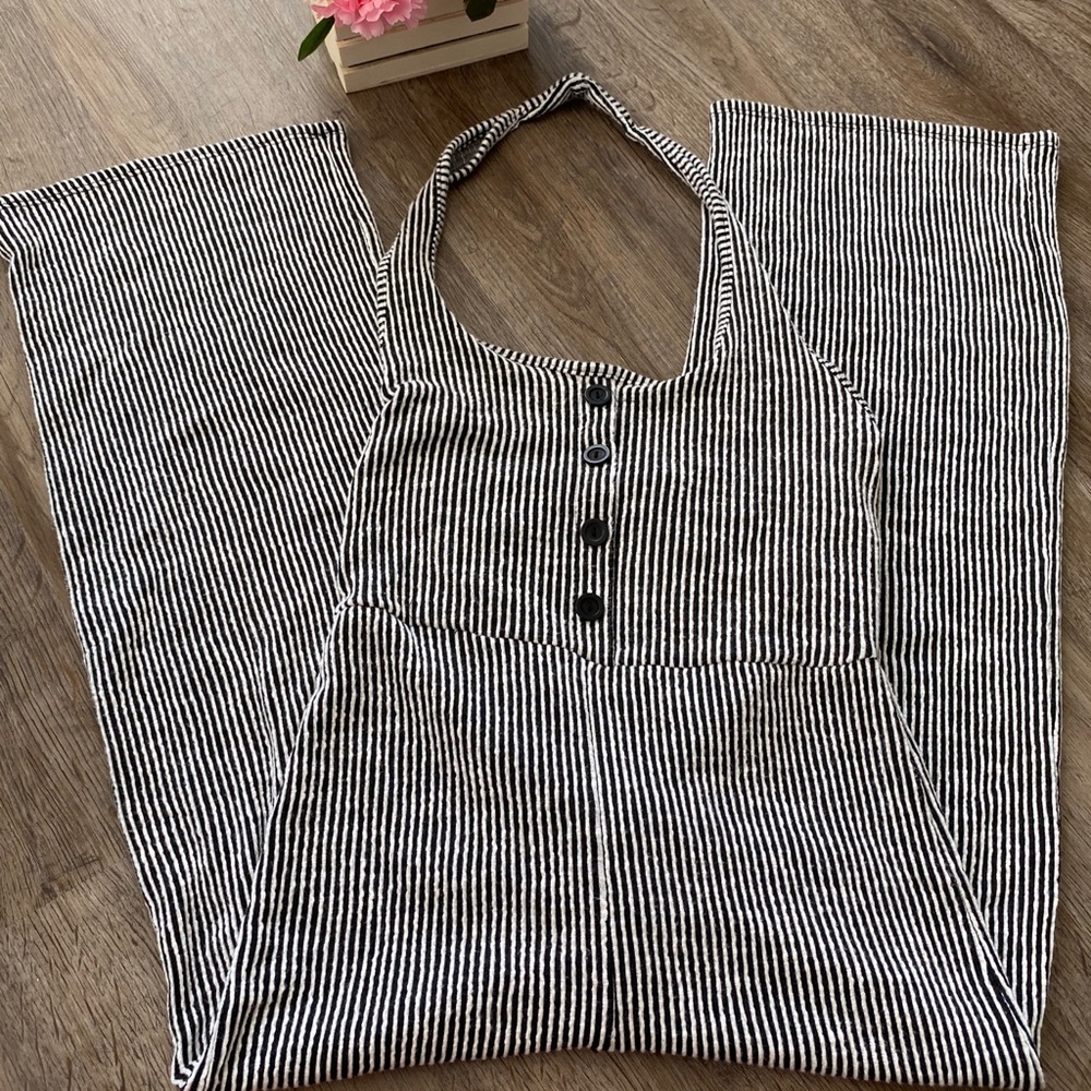 Jumpsuit size Medium black and white
